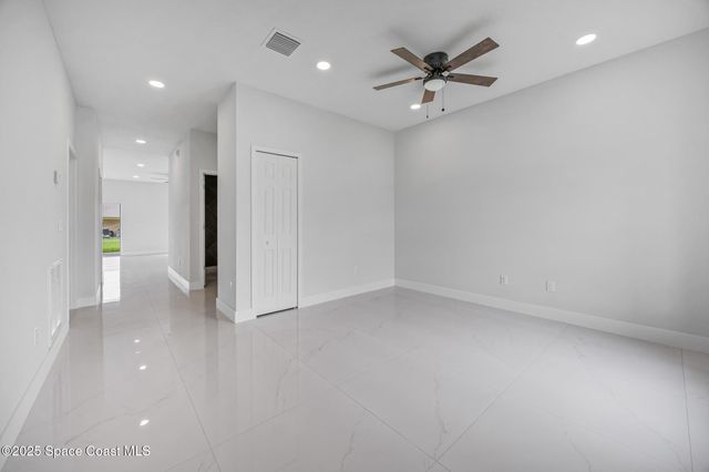 947 Hutchins Street SE, Palm Bay, FL 32909