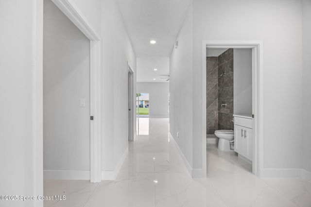 947 Hutchins Street SE, Palm Bay, FL 32909