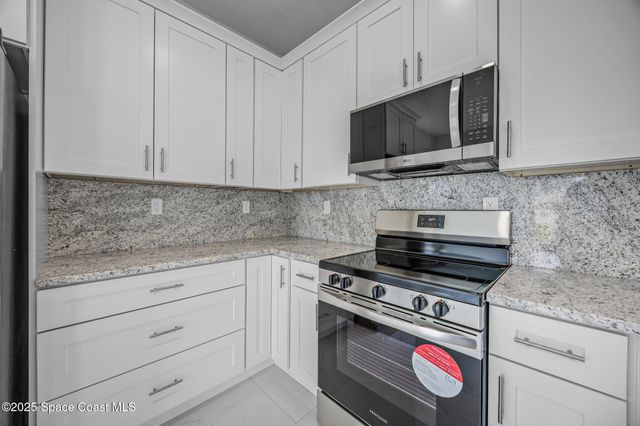 947 Hutchins Street SE, Palm Bay, FL 32909