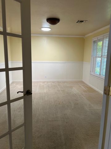 2360 23rd Avenue, Kingsburg, CA 93631