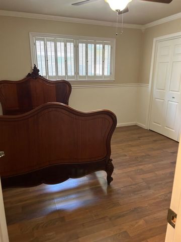 2360 23rd Avenue, Kingsburg, CA 93631