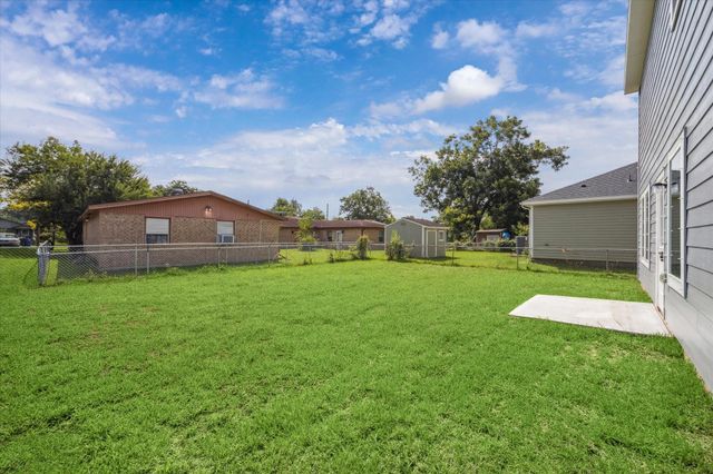 114 S Rose St, Texas City, TX 77591