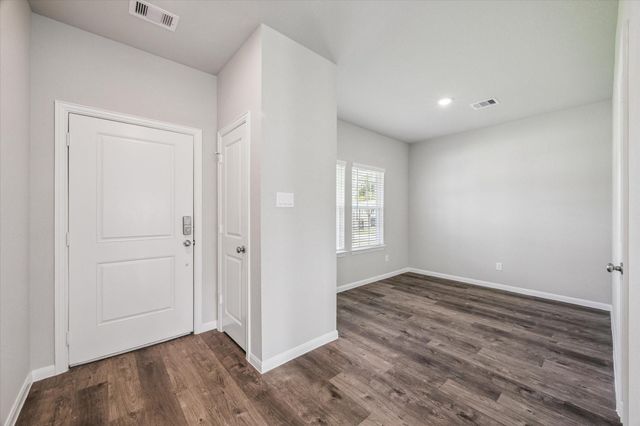 114 S Rose St, Texas City, TX 77591