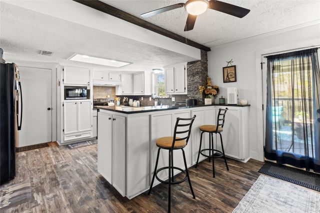 506 River Oaks Drive, Huntsville, TX 77340