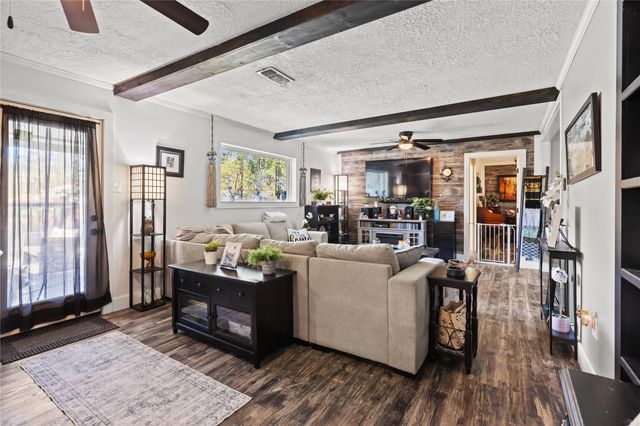 506 River Oaks Drive, Huntsville, TX 77340