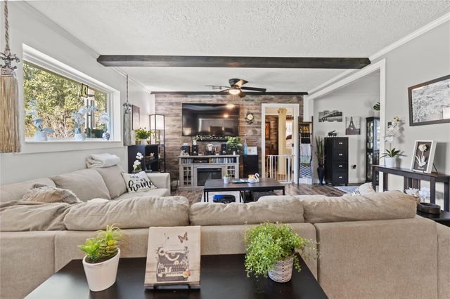 506 River Oaks Drive, Huntsville, TX 77340