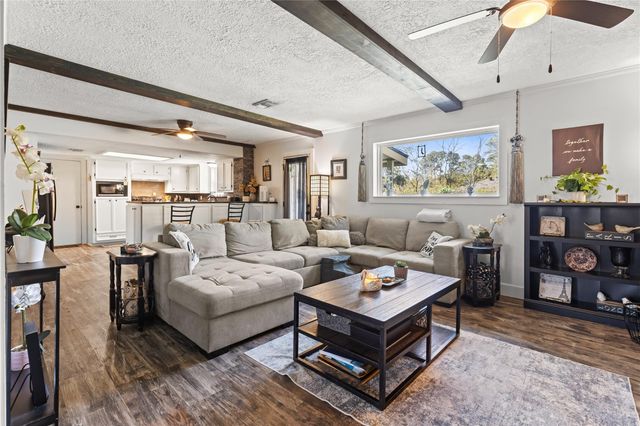 506 River Oaks Drive, Huntsville, TX 77340