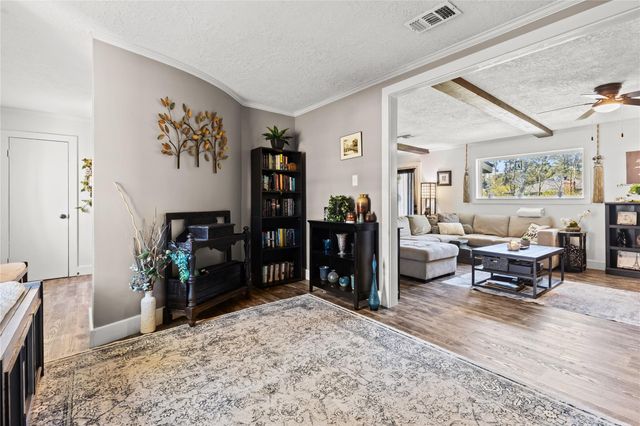 506 River Oaks Drive, Huntsville, TX 77340