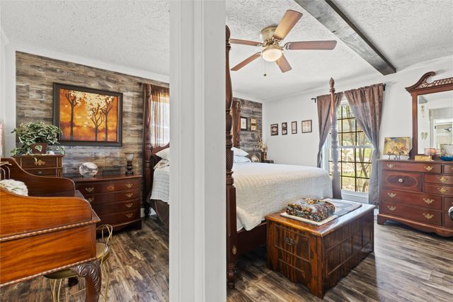 506 River Oaks Drive, Huntsville, TX 77340