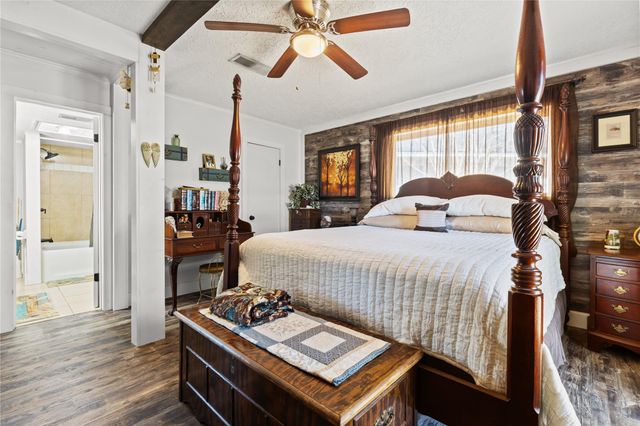 506 River Oaks Drive, Huntsville, TX 77340