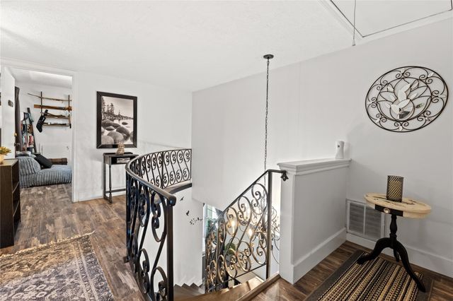 506 River Oaks Drive, Huntsville, TX 77340