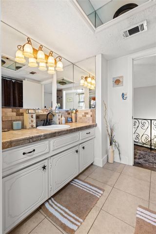 506 River Oaks Drive, Huntsville, TX 77340