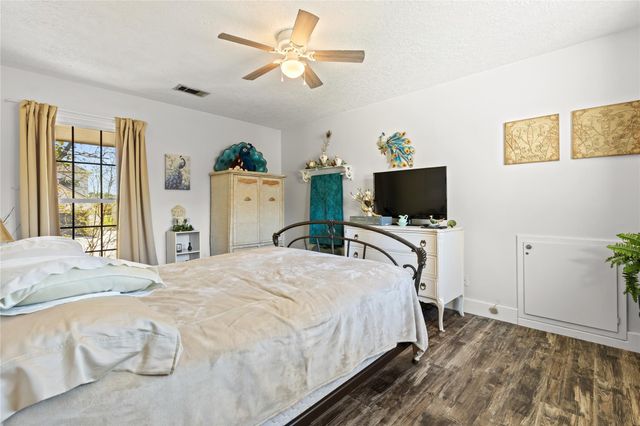 506 River Oaks Drive, Huntsville, TX 77340