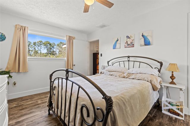 506 River Oaks Drive, Huntsville, TX 77340