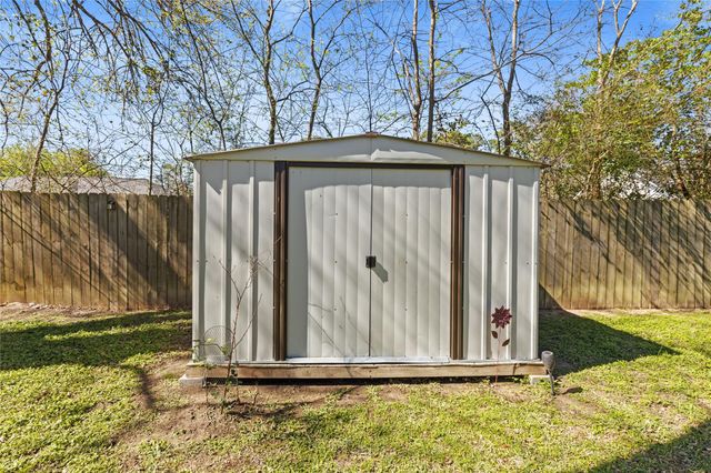 506 River Oaks Drive, Huntsville, TX 77340