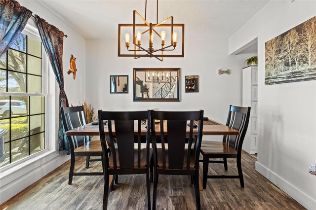 506 River Oaks Drive, Huntsville, TX 77340