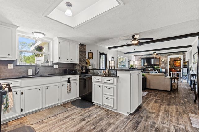 506 River Oaks Drive, Huntsville, TX 77340