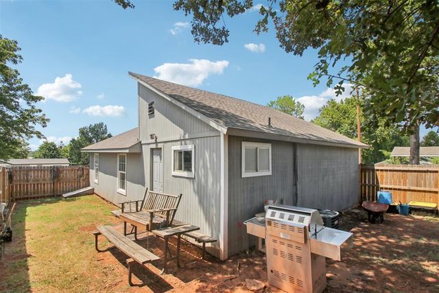 402 NE 3rd Street, Luther, OK 73054