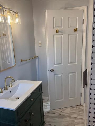 29477 Hazelwood Street, Inkster, MI 48141