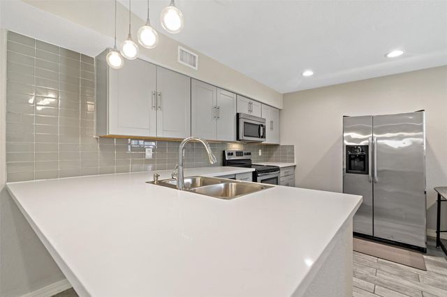 9000 Bissonnet Street 501, Houston, TX 77074
