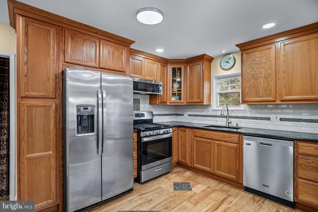 1 RADNOR BLVD, Marlton, NJ 08053