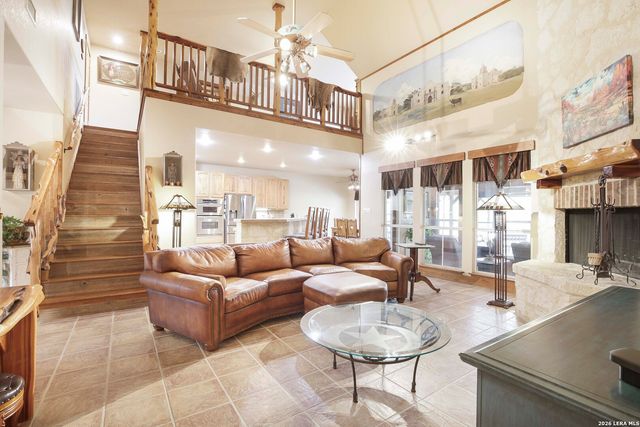 309 LOST OAKS DR, Boerne, TX 78006