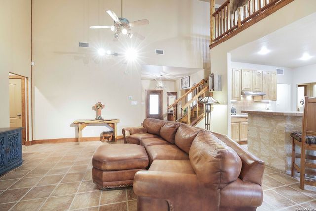 309 LOST OAKS DR, Boerne, TX 78006