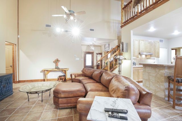 309 LOST OAKS DR, Boerne, TX 78006