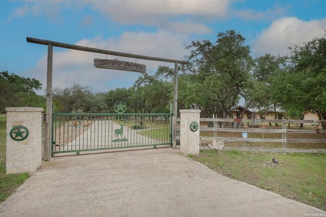 309 LOST OAKS DR, Boerne, TX 78006