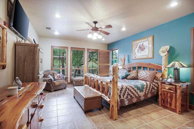 309 LOST OAKS DR, Boerne, TX 78006