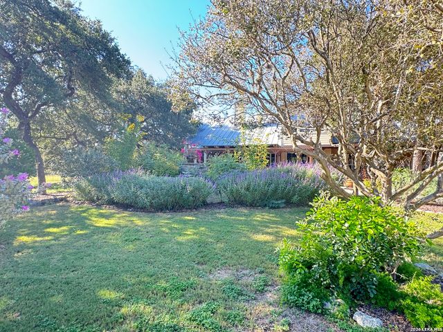 309 LOST OAKS DR, Boerne, TX 78006