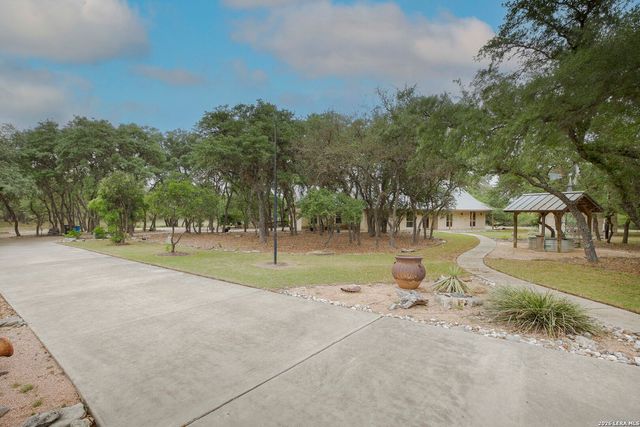 309 LOST OAKS DR, Boerne, TX 78006