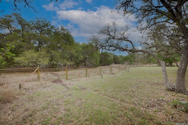 309 LOST OAKS DR, Boerne, TX 78006