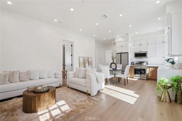 14929 Vose Street, Van Nuys, CA 91405