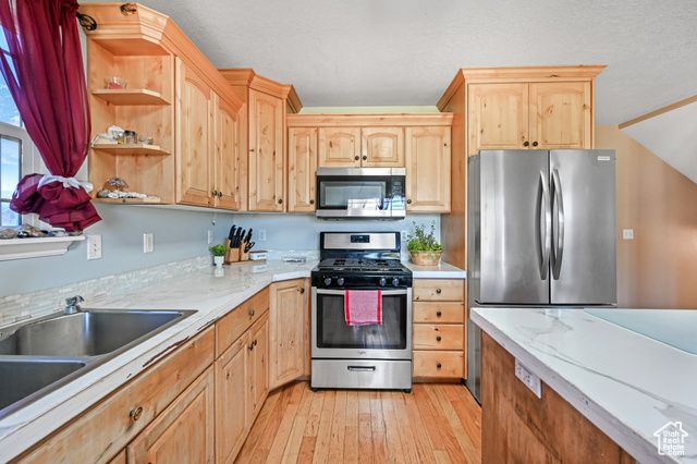 670 W 300 N, Hyrum, UT 84319