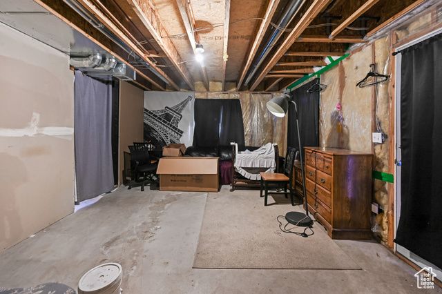 670 W 300 N, Hyrum, UT 84319