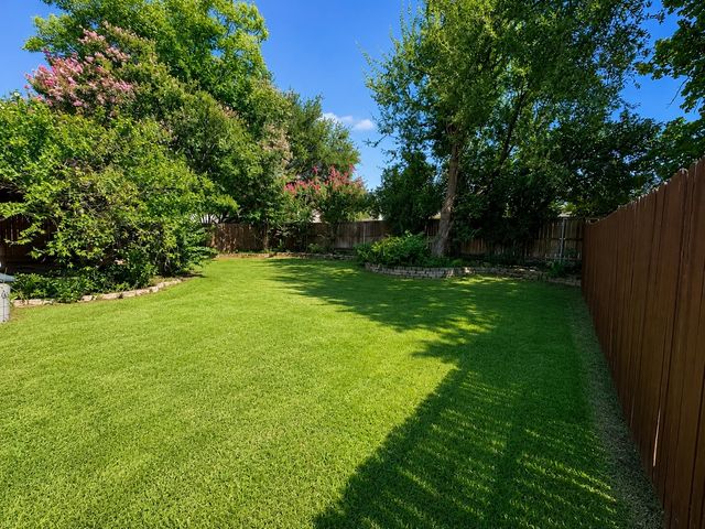 1612 Meadowview Drive, Corinth, TX 76210