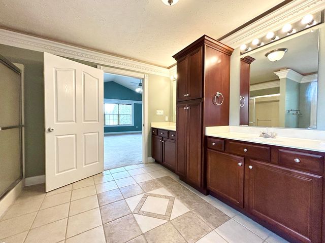 182 Lake Forest Drive, Somerset, KY 42503