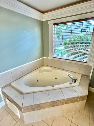 182 Lake Forest Drive, Somerset, KY 42503