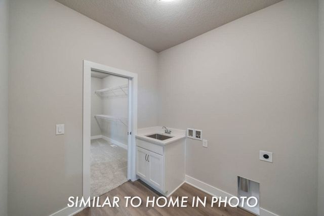 4731 179th Street, Urbandale, IA 50323