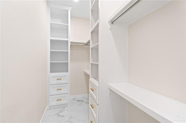 714 W Garfield Avenue, Alton, TX 78573