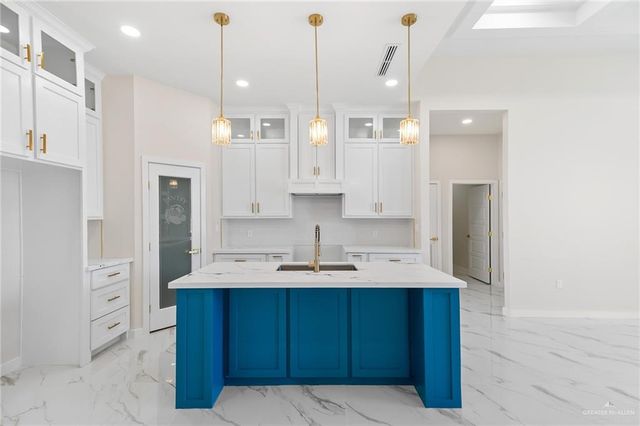 714 W Garfield Avenue, Alton, TX 78573