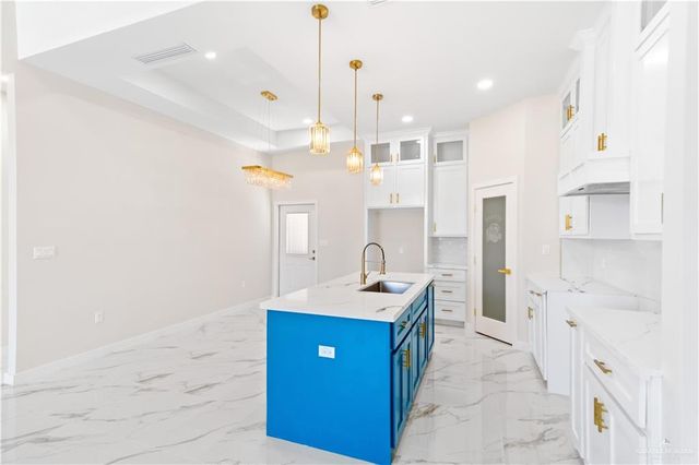 714 W Garfield Avenue, Alton, TX 78573