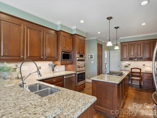 433 Landsbury Drive, Waxhaw, NC 28173