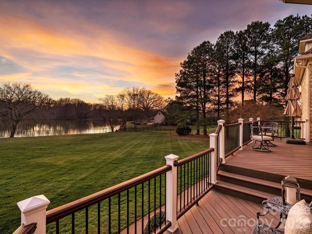 433 Landsbury Drive, Waxhaw, NC 28173