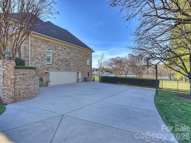 433 Landsbury Drive, Waxhaw, NC 28173