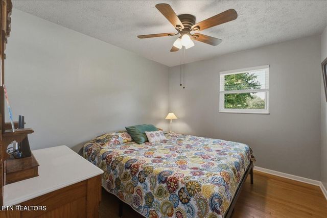 3334 Oak Ave, Strawberry Plains, TN 37871