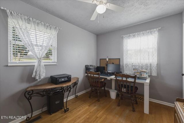 3334 Oak Ave, Strawberry Plains, TN 37871