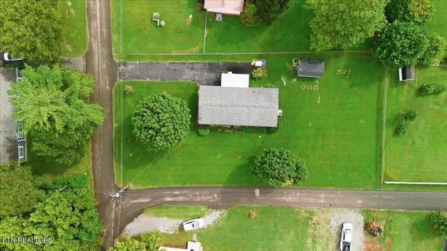 3334 Oak Ave, Strawberry Plains, TN 37871