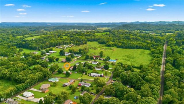 3334 Oak Ave, Strawberry Plains, TN 37871